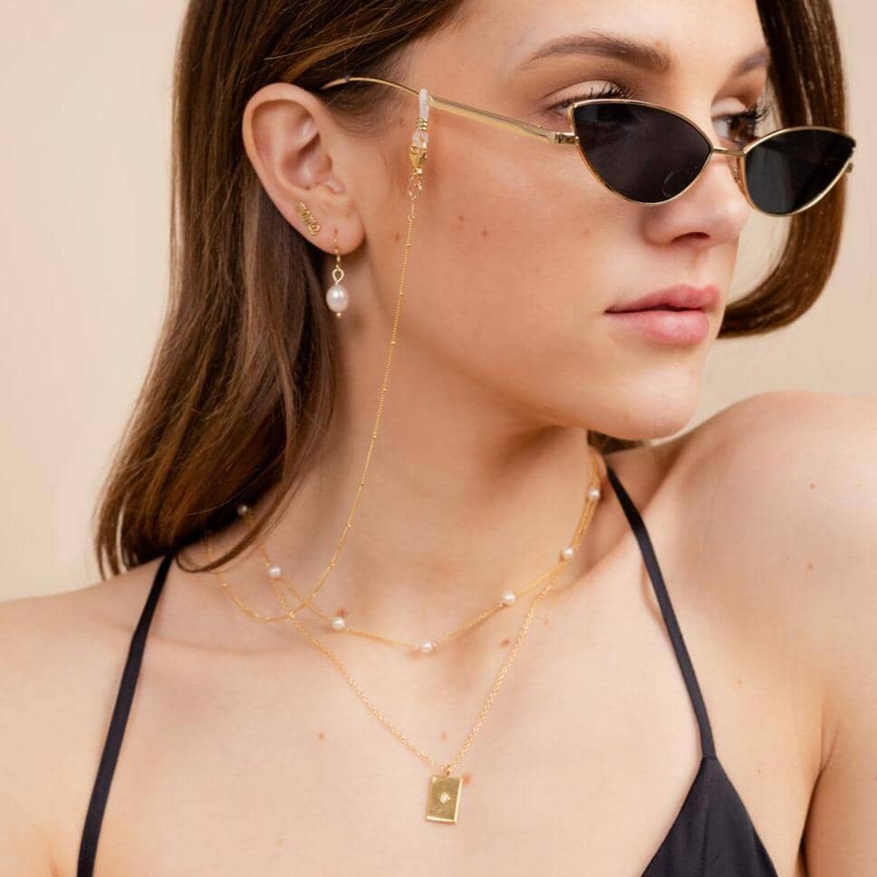 The Classic That Always Sells Out: The Pearl Necklace Is Back